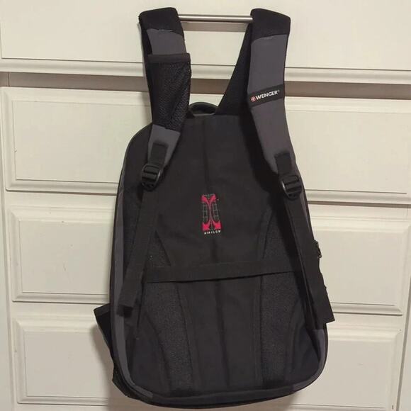 Gray Wenger Scan Smart Airflow TSA Friendly Backpack.  Holds 15” laptop/MacBook. - Picture 4 of 12